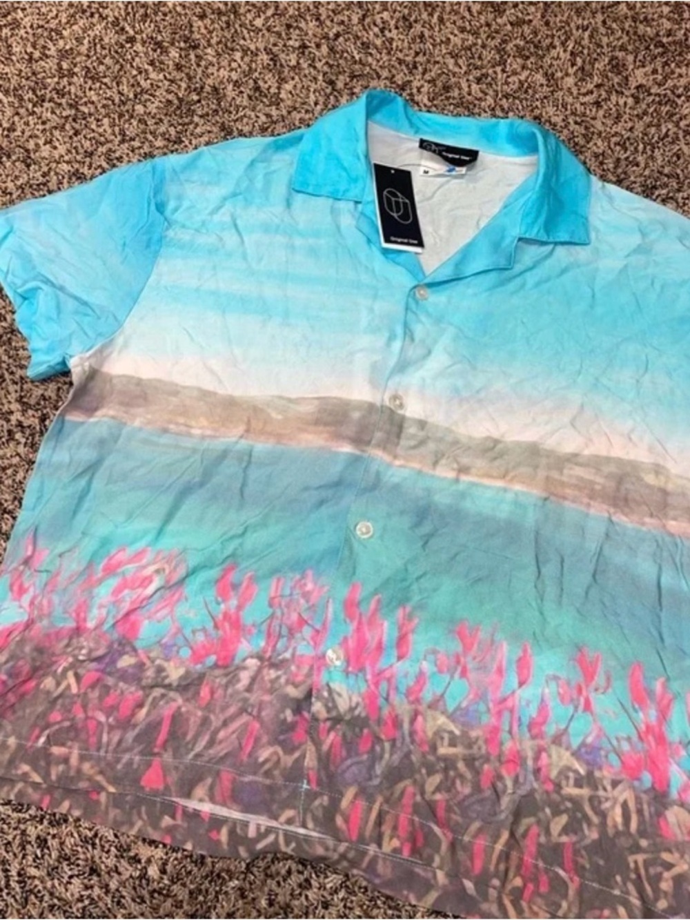 Original Use Men's Short-Sleeve Blue Gradient Camp Shirt with Pink Accent M NWT - Picture 2 of 5